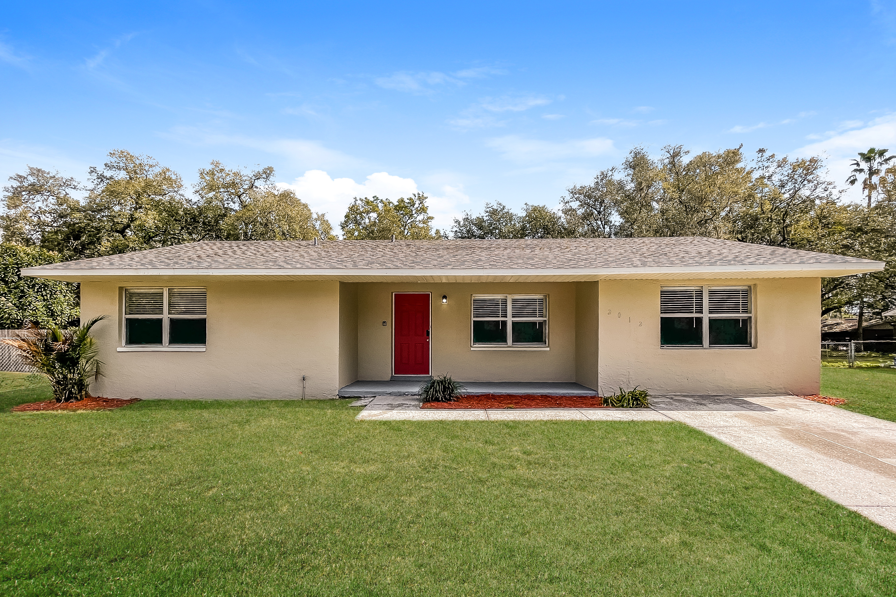 2012 Live Oak Dr Plant City, FL 33566